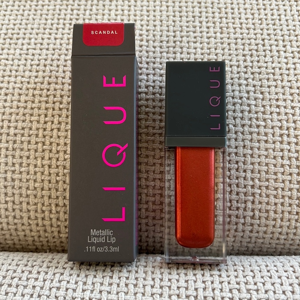 LIQUE metallic liquid lip gloss color :scandal